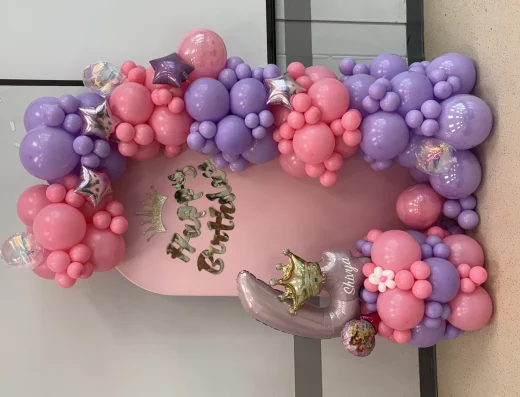 Chiara Wall w/ Balloon Garland